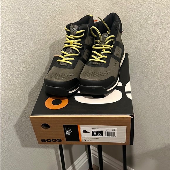 Bogs Black and Gray Rain & Snow Boots with Durable Design - Picture 1 of 4